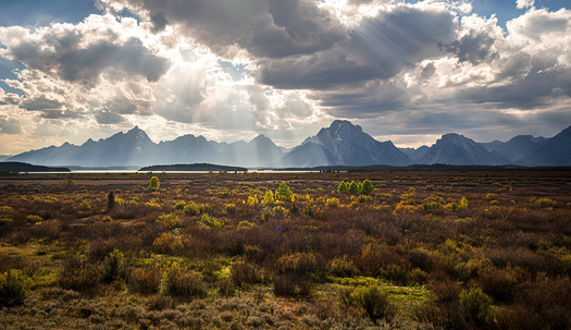 God's rays, the Tetons and prairie